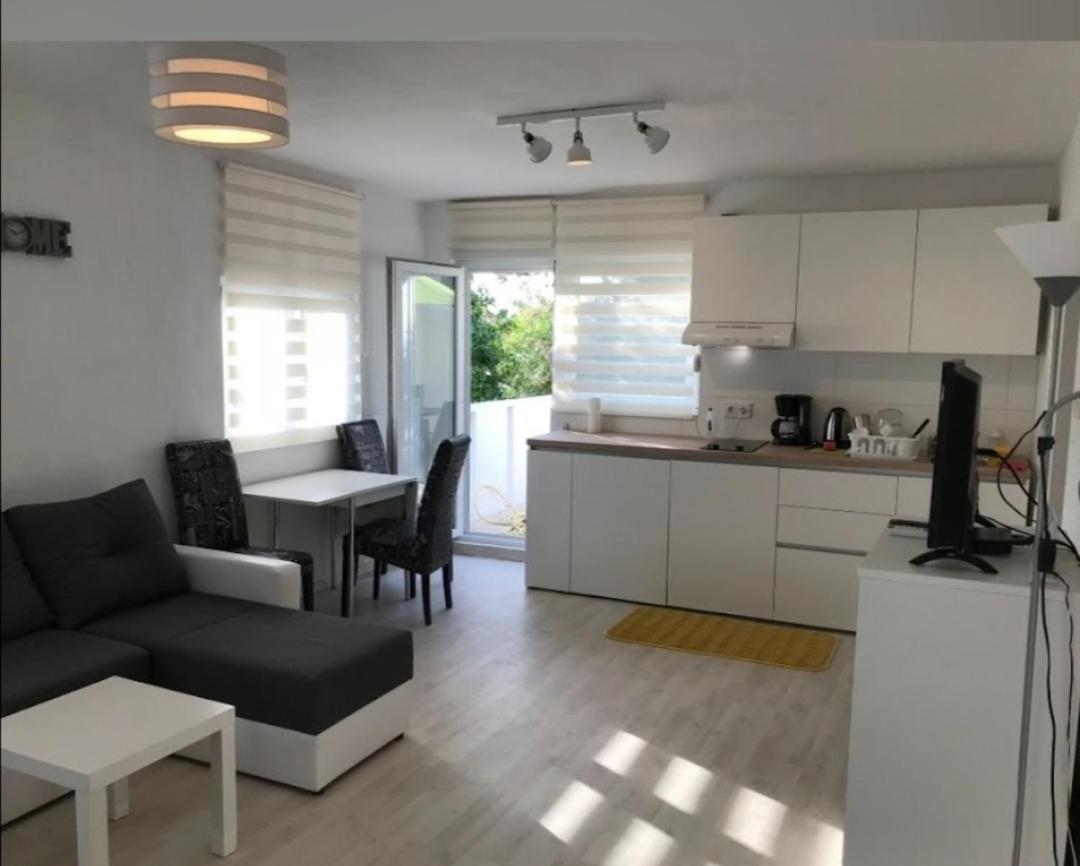 Apartmani Sara Marija Карлобаг Экстерьер фото